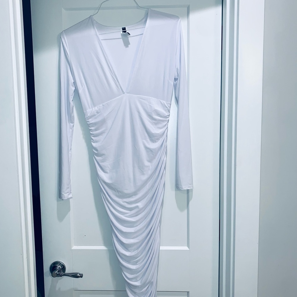 Benigna White Deep V-Neck Ruched Midi Dress – Chic Couture